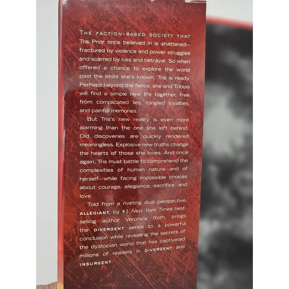 Allegiant By Veronica Roth FIRST EDITION 2012 - Hard Cover - READ
